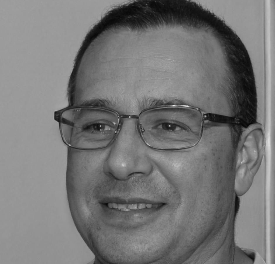 Retrato profesional de Ricardo Salinas